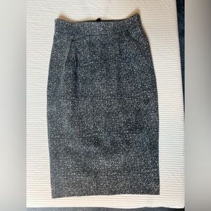 AKRIS MIDI Skirt. Size 6